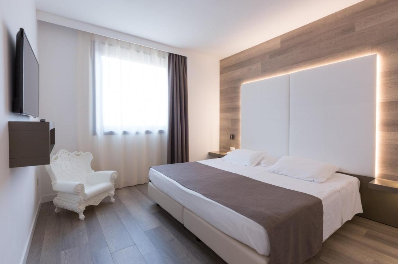 City Hotel & Suites Фолиньо Екстериор снимка