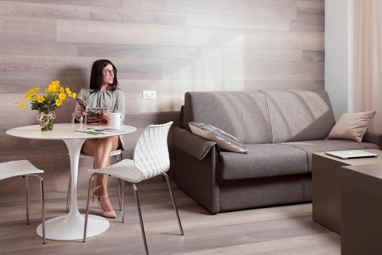 City Hotel & Suites Фолиньо Екстериор снимка