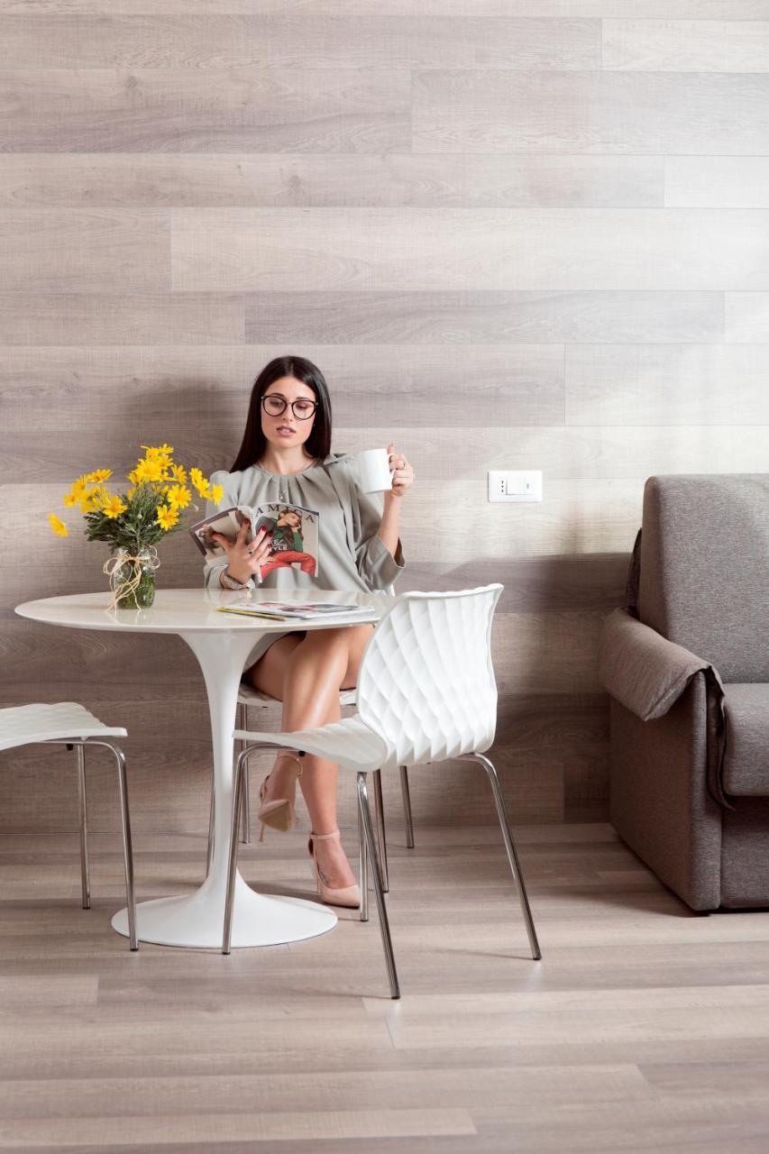 City Hotel & Suites Фолиньо Екстериор снимка
